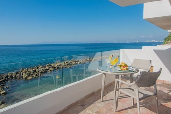 Costa Sur Resort & Spa