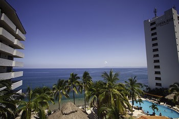 Costa Sur Resort & Spa