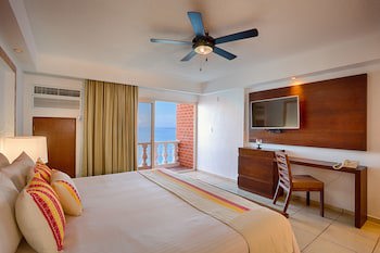 Costa Sur Resort & Spa