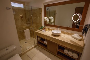 Costa Sur Resort & Spa