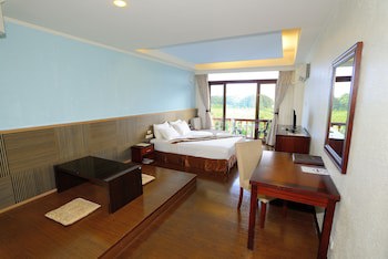 Airai Water Paradise Hotel & Spa