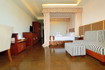 Airai Water Paradise Hotel & Spa