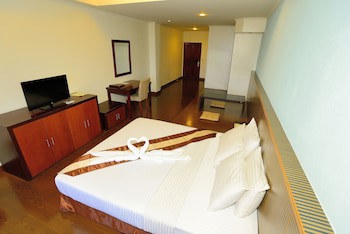 Airai Water Paradise Hotel & Spa