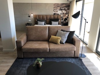 Ap Maria Nova Lounge - Adults Friendly