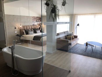 Ap Maria Nova Lounge - Adults Friendly