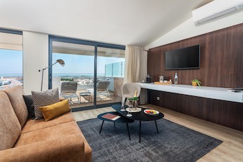 Ap Maria Nova Lounge - Adults Friendly
