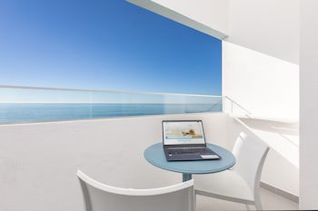 Dom Jose Beach Hotel