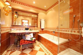 Grand Hotel Du Golf And Palace