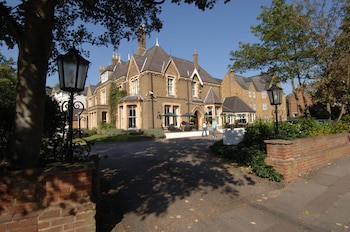 Cotswold Lodge Hotel