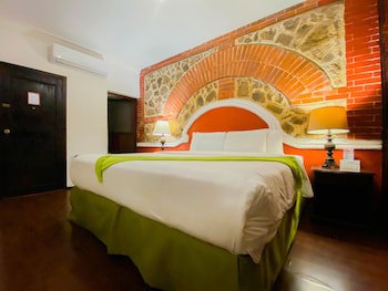 El Carmen Hotel