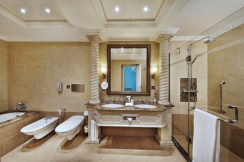 Al Habtoor Grand Hotel Beirut