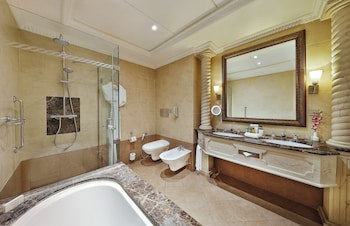Al Habtoor Grand Hotel Beirut