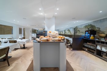 Grand Hotel Normandy By Cw Hotel Collection