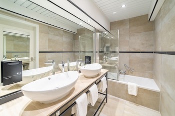 Grand Hotel Normandy By Cw Hotel Collection