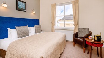 Clifton Hotel