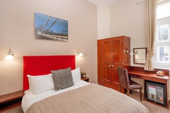 Clifton Hotel