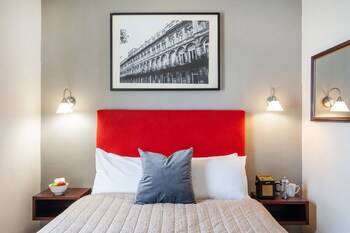 Clifton Hotel