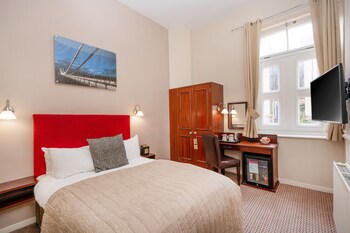 Clifton Hotel