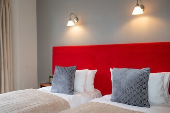 Clifton Hotel
