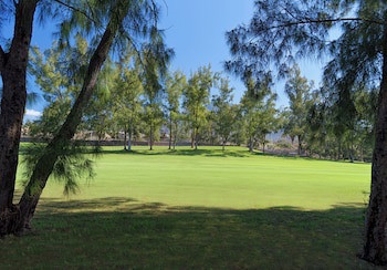 Green Garden Resort & Suites