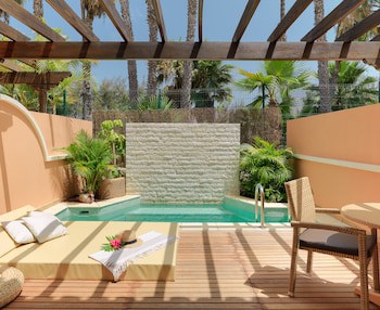 Green Garden Resort & Suites
