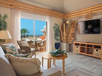 Green Garden Resort & Suites