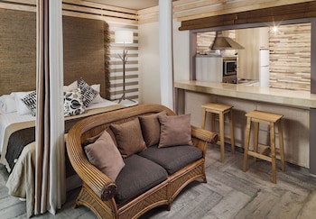 Green Garden Resort & Suites