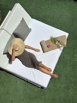 Green Garden Resort & Suites