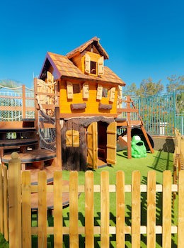Green Garden Resort & Suites