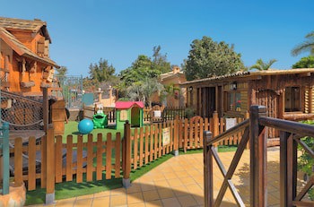 Green Garden Resort & Suites