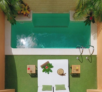 Green Garden Resort & Suites