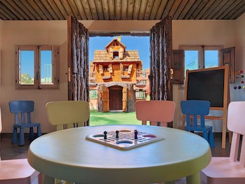 Green Garden Resort & Suites