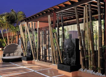 Green Garden Resort & Suites