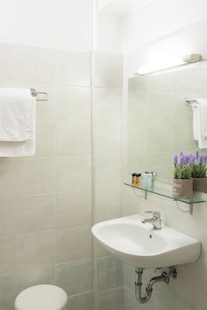 Athens Odeon Hotel