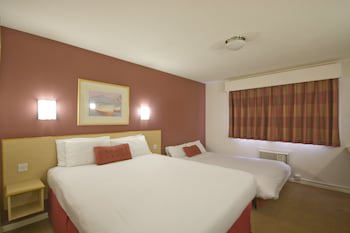Days Inn By Wyndham London Stansted Airport