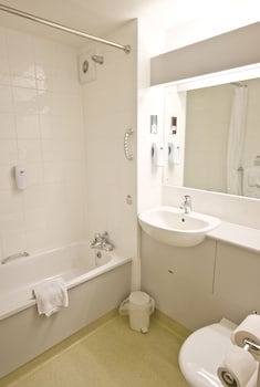 Days Inn By Wyndham London Stansted Airport