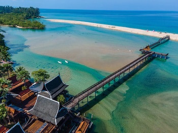The Hotspring Beach Resort & Spa