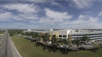Holiday Inn Villahermosa Aeropuerto, An Ihg Hotel