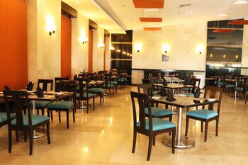 Holiday Inn Villahermosa Aeropuerto, An Ihg Hotel
