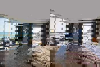 Sherwood Exclusive Lara