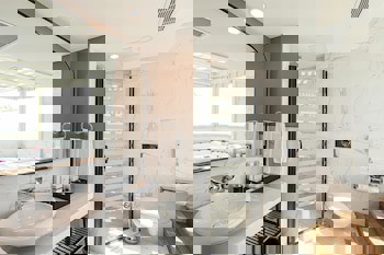 Sherwood Exclusive Lara