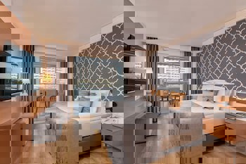 Sherwood Exclusive Lara