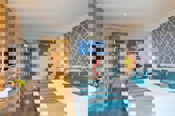 Sherwood Exclusive Lara