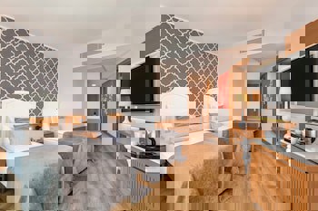 Sherwood Exclusive Lara