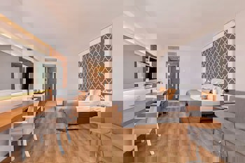 Sherwood Exclusive Lara