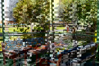 Sherwood Exclusive Lara