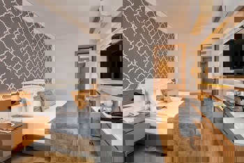 Sherwood Exclusive Lara