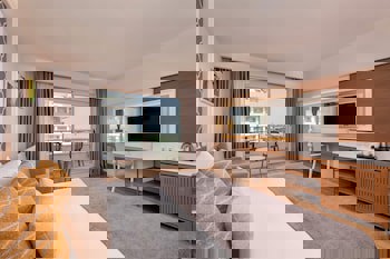 Sherwood Exclusive Lara