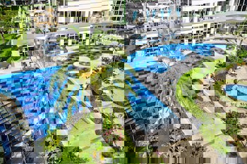 Sherwood Exclusive Lara