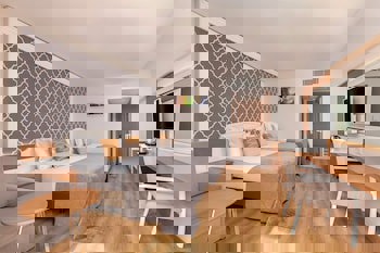 Sherwood Exclusive Lara